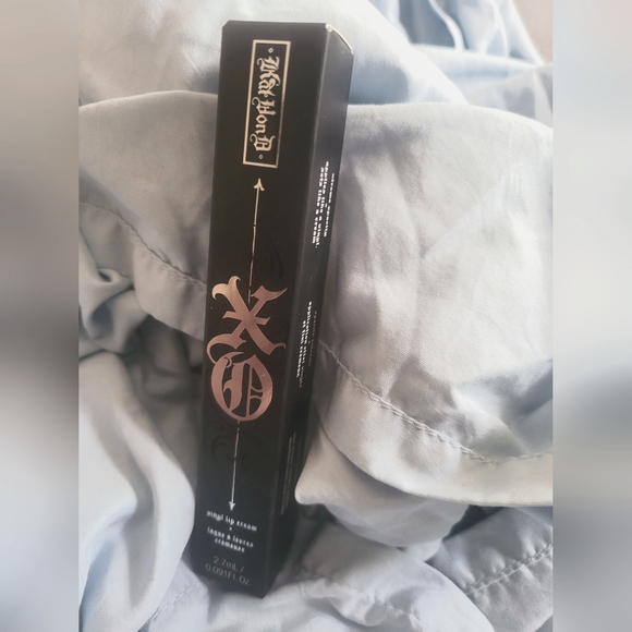 Kat Von D Other - BNIB KAT VON D BEAUTY XO Vinyl Lip Cream Dahlia 0.091 fl oz